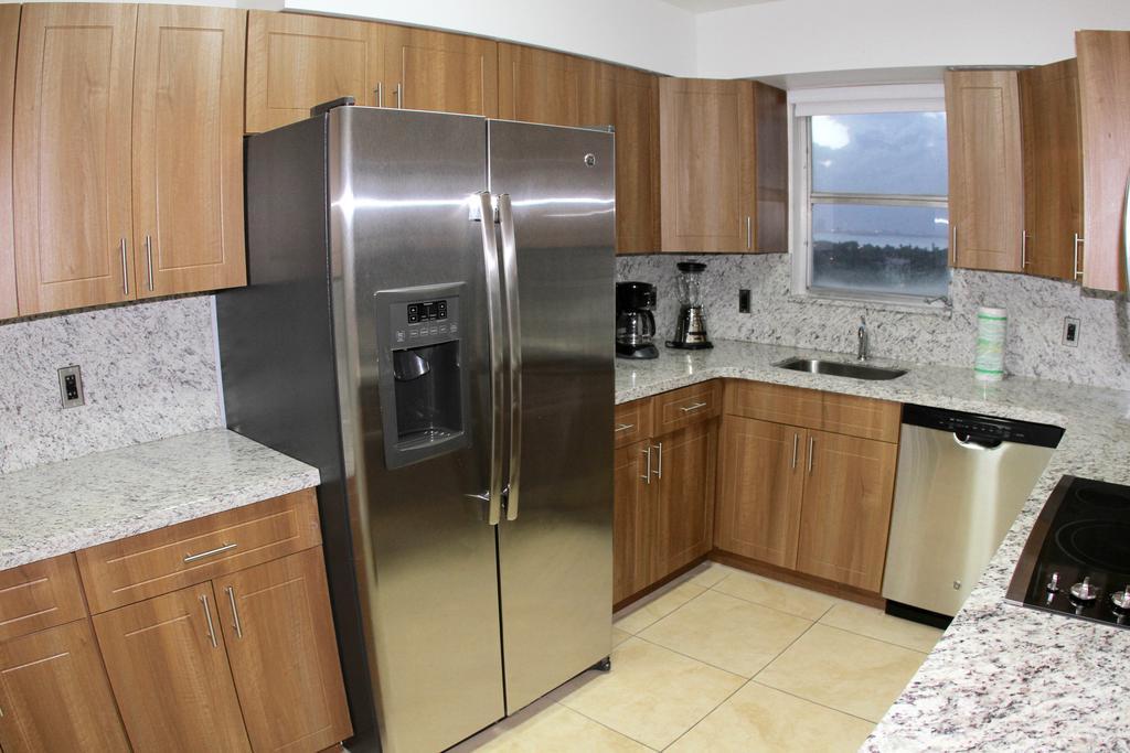 Oceanfront Contemporary Suites Miami Beach Zimmer foto